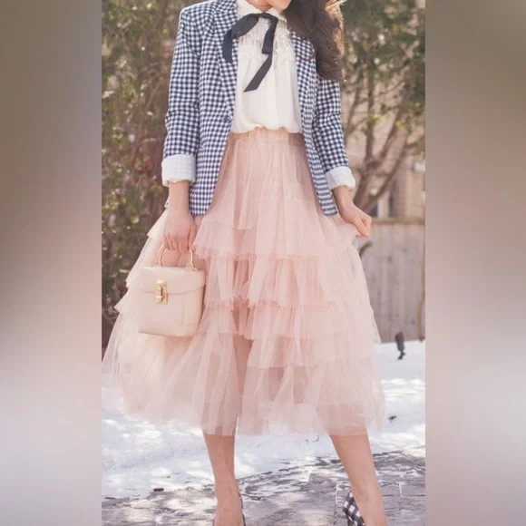 Ombré pink full length tulle skirt. - Picture 4 of 9